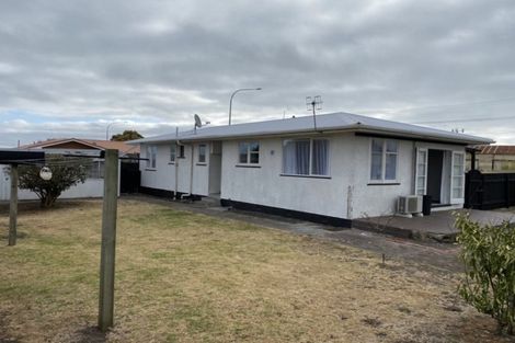 Photo of property in 12 Mosston Road, Castlecliff, Whanganui, 4501