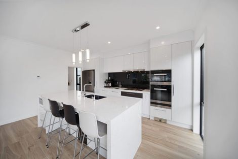 Photo of property in 8 Awakirihi Close, Shamrock Park, Auckland, 2016