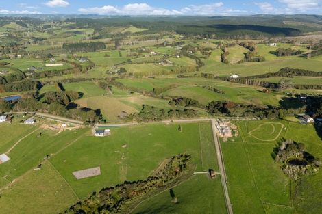 Photo of property in 88 Valley Road, Waitoki, 0871