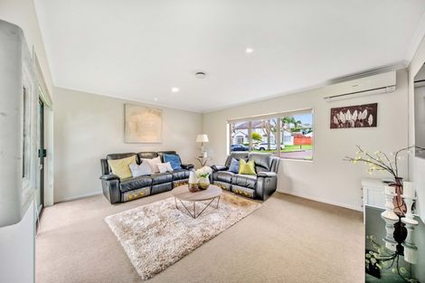 Photo of property in 8 Lamia Place, The Gardens, Auckland, 2105
