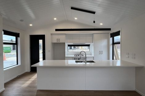 Photo of property in 24 Waruhia Crescent, Rototuna North, 3281