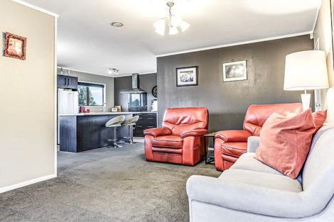 Photo of property in 3 Jasmine Avenue, Dinsdale, Hamilton, 3204