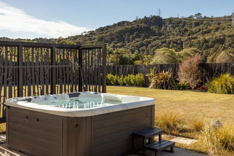 Photo of property in 18 Parlane Drive, Huapai, Kumeu, 0810