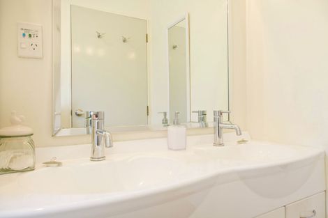 Photo of property in 162 Te Heuheu Street, Taupo, 3330