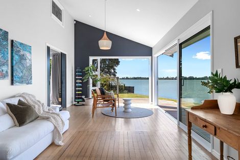 Photo of property in 1 Fourteenth Avenue, Tauranga South, Tauranga, 3112