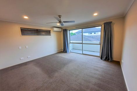 Photo of property in 10 Newbury Place, Schnapper Rock, Auckland, 0632
