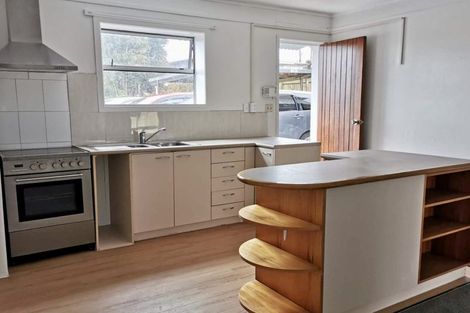 Photo of property in 51 Archibald Road, Kelston, Auckland, 0602