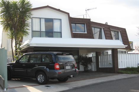 Photo of property in 10 Cobden Road, Bluff Hill, Napier, 4110