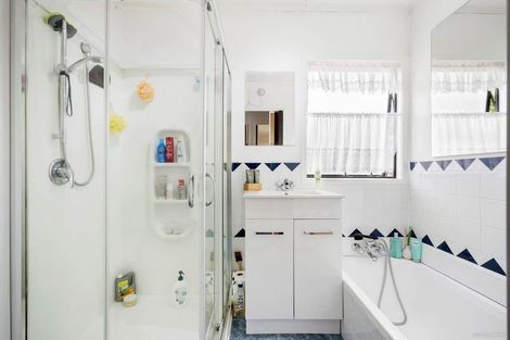 Photo of property in 221 Mahia Road, Wattle Downs, Auckland, 2103