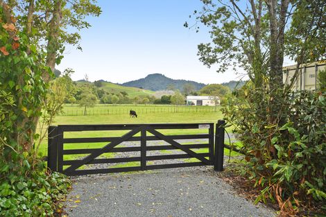 Photo of property in 28 Kaipara Flats Road, Dome Forest, Warkworth, 0981