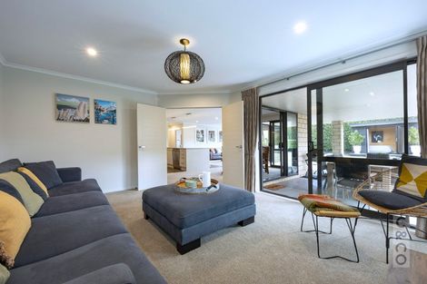 Photo of property in 10 Pohutukawa Parade, Riverhead, 0820