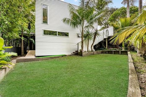 Photo of property in 16c Charmaine Road, Torbay, Auckland, 0630