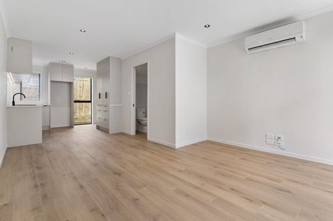 Photo of property in 1092c Great North Road, Point Chevalier, Auckland, 1022