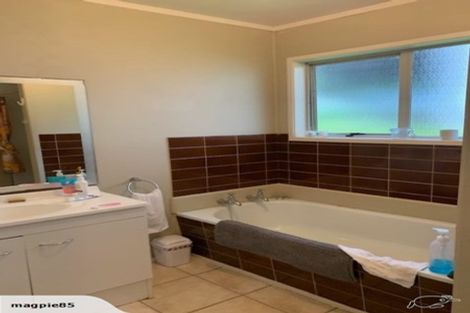 Photo of property in 10 Dakota Avenue, Beach Haven, Auckland, 0626