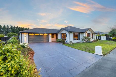 Photo of property in 29 Putake Drive, Parklands, Christchurch, 8083