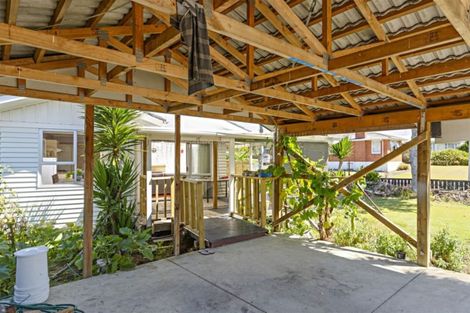 Photo of property in 65 Larnoch Road, Henderson, Auckland, 0610