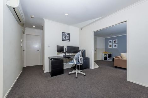 Photo of property in 2a Renata Crescent, Te Atatu Peninsula, Auckland, 0610