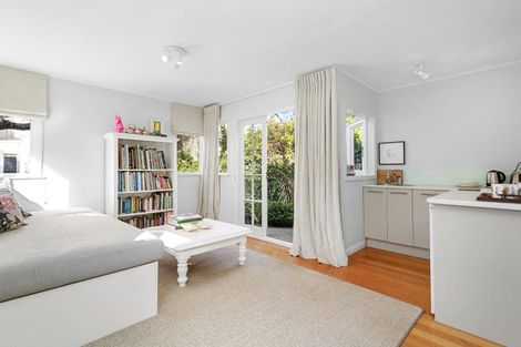 Photo of property in 27 Moir Street, Mount Victoria, Wellington, 6011