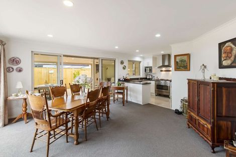 Photo of property in 98 Rosalie Terrace, Kelvin Grove, Palmerston North, 4414