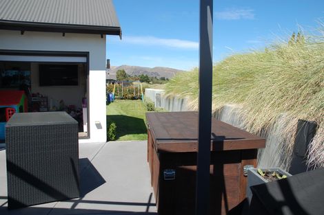 Photo of property in 9 The Dunes, Cromwell, 9310
