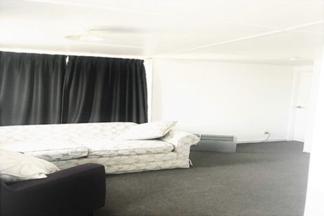 Photo of property in 39a Forrest Hill Road, Milford, Auckland, 0620