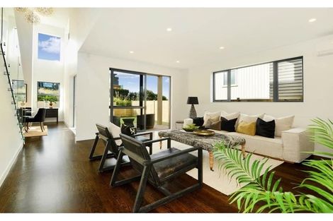 Photo of property in 8 Carex Way, Long Bay, Auckland, 0630