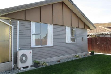 Photo of property in 1/90 Queenspark Drive, Parklands, Christchurch, 8083