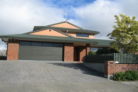 Photo of property in 76 Pacific Drive, Fitzherbert, Palmerston North, 4410