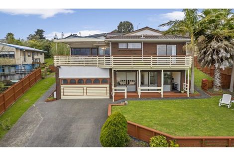 Photo of property in 70 Pemberton Avenue, Bayview, Auckland, 0629