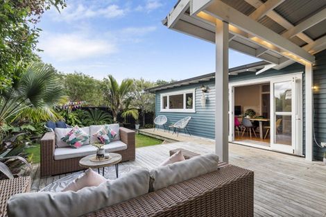 Photo of property in 1/92 Norwood Road, Bayswater, Auckland, 0622