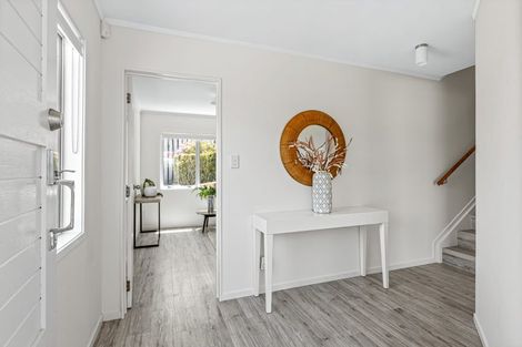 Photo of property in 1/525 Beach Road, Murrays Bay, Auckland, 0630