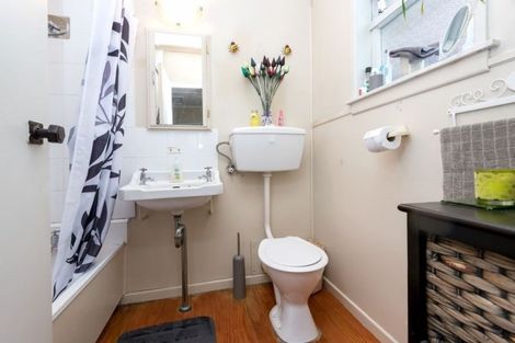 Photo of property in 1/80 Gloria Avenue, Te Atatu Peninsula, Auckland, 0610