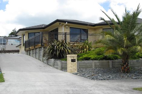 Photo of property in 12 Willis Avenue, Pukekohe, 2120