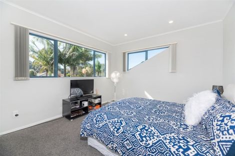 Photo of property in 3 Opal Close, Rosedale, Auckland, 0632