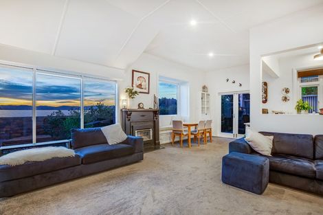 Photo of property in 409 Marine Drive, Mahina Bay, Lower Hutt, 5013