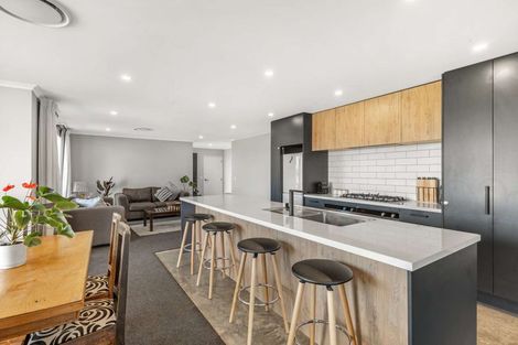 Photo of property in 2 Atutahi Street, Hurdon, New Plymouth, 4310