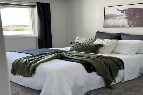 Photo of property in 28 Feist Street, Carterton, 5713