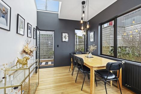 Photo of property in 5 Karepa Street, Brooklyn, Wellington, 6021