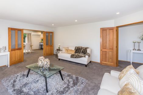 Photo of property in 376a Memorial Avenue, Burnside, Christchurch, 8053