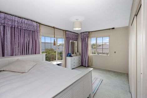 Photo of property in 25 Brockhall Lane, Avonhead, Christchurch, 8042