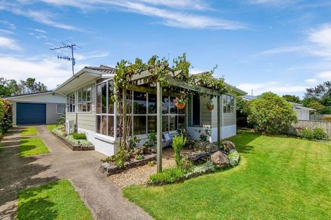 Photo of property in 27 Browning Crescent, Owhata, Rotorua, 3010