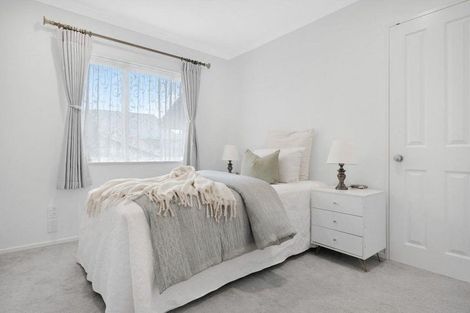 Photo of property in 9 Canonbie Place, East Tamaki Heights, Auckland, 2016