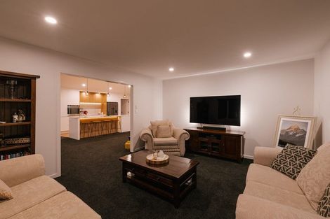 Photo of property in 22a La Lena Grove, Fitzherbert, Palmerston North, 4410