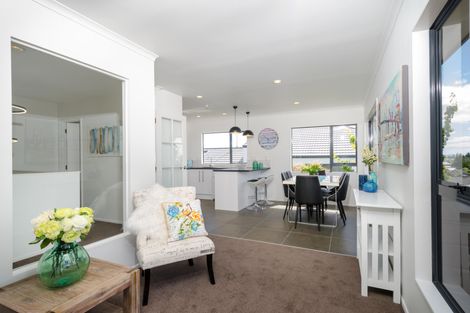 Photo of property in 14 Lesa Annis Place, Henderson, Auckland, 0612