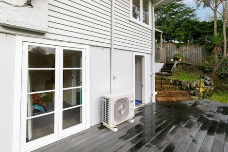 Photo of property in 17 Hutchinson Avenue, New Lynn, Auckland, 0600