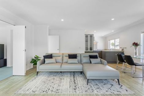 Photo of property in 418a Old Te Atatu Road, Te Atatu Peninsula, Auckland, 0610