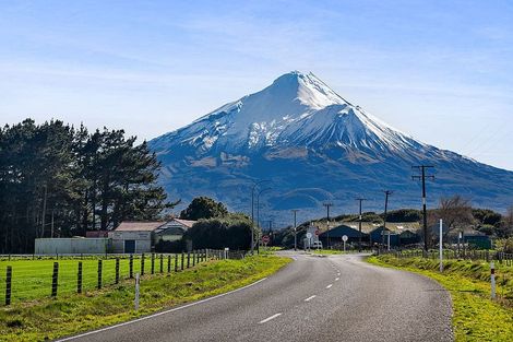 Photo of property in 2124 Eltham Road, Awatuna, Hawera, 4679