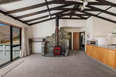 Photo of property in 27 Avalon Crescent, Fernhill, Queenstown, 9300