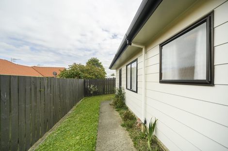 Photo of property in 28 Chatsworth Place, Highbury, Palmerston North, 4412