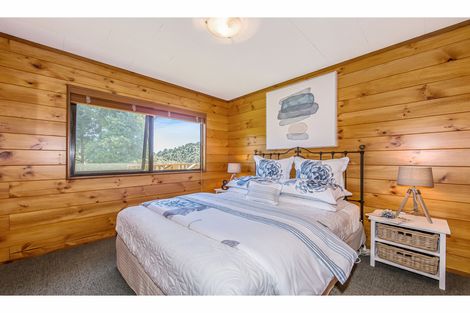 Photo of property in 360 Wairere Road, Waitakere, Henderson, 0782